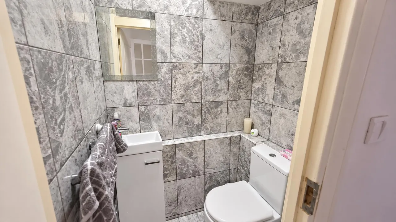 Ashburton Avenue, Seven Kings, IG3, photo 11