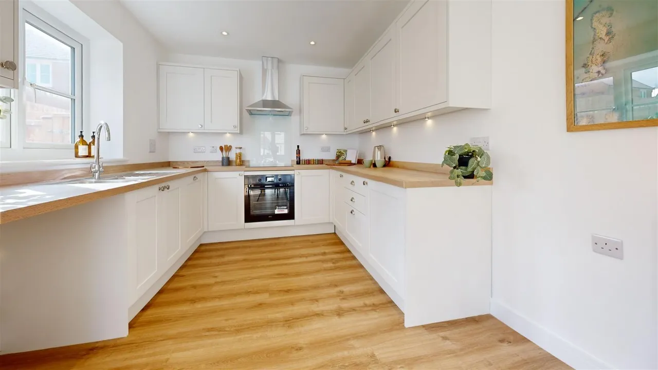 Blossom Grove, Weymouth, DT4, photo 8
