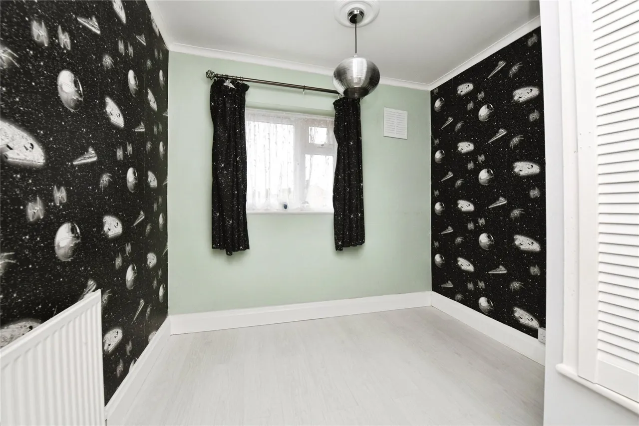 Sandringham Road, Pilgrims Hatch, Brentwood, Essex, CM15, photo 8