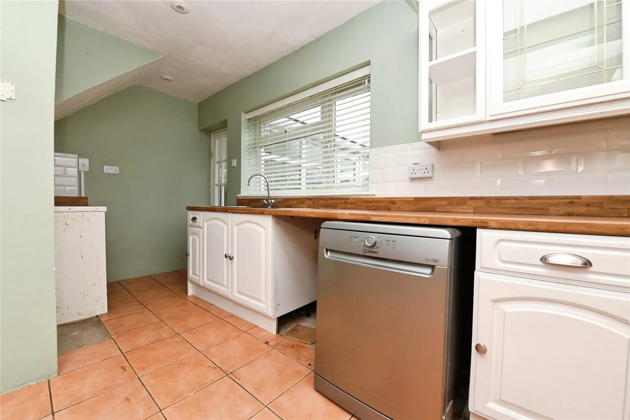 Sandringham Road, Pilgrims Hatch, Brentwood, Essex, CM15, photo 5
