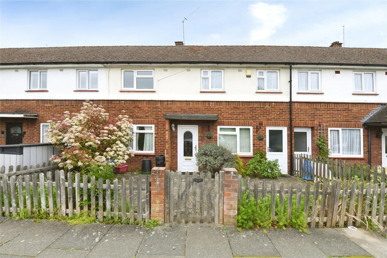 3 bed house for sale — Sandringham Road, Pilgrims Hatch, Brentwood, Essex, CM15