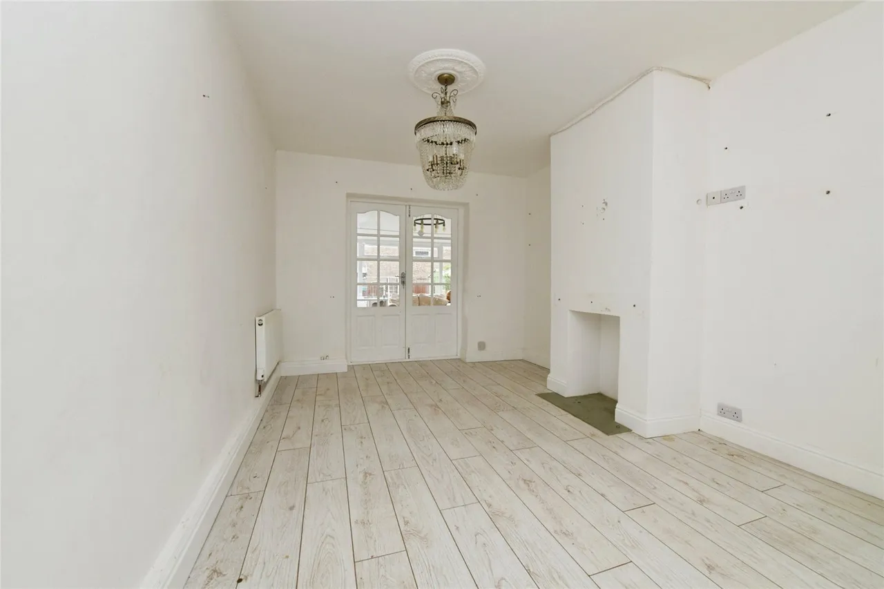 Sandringham Road, Pilgrims Hatch, Brentwood, Essex, CM15, photo 2