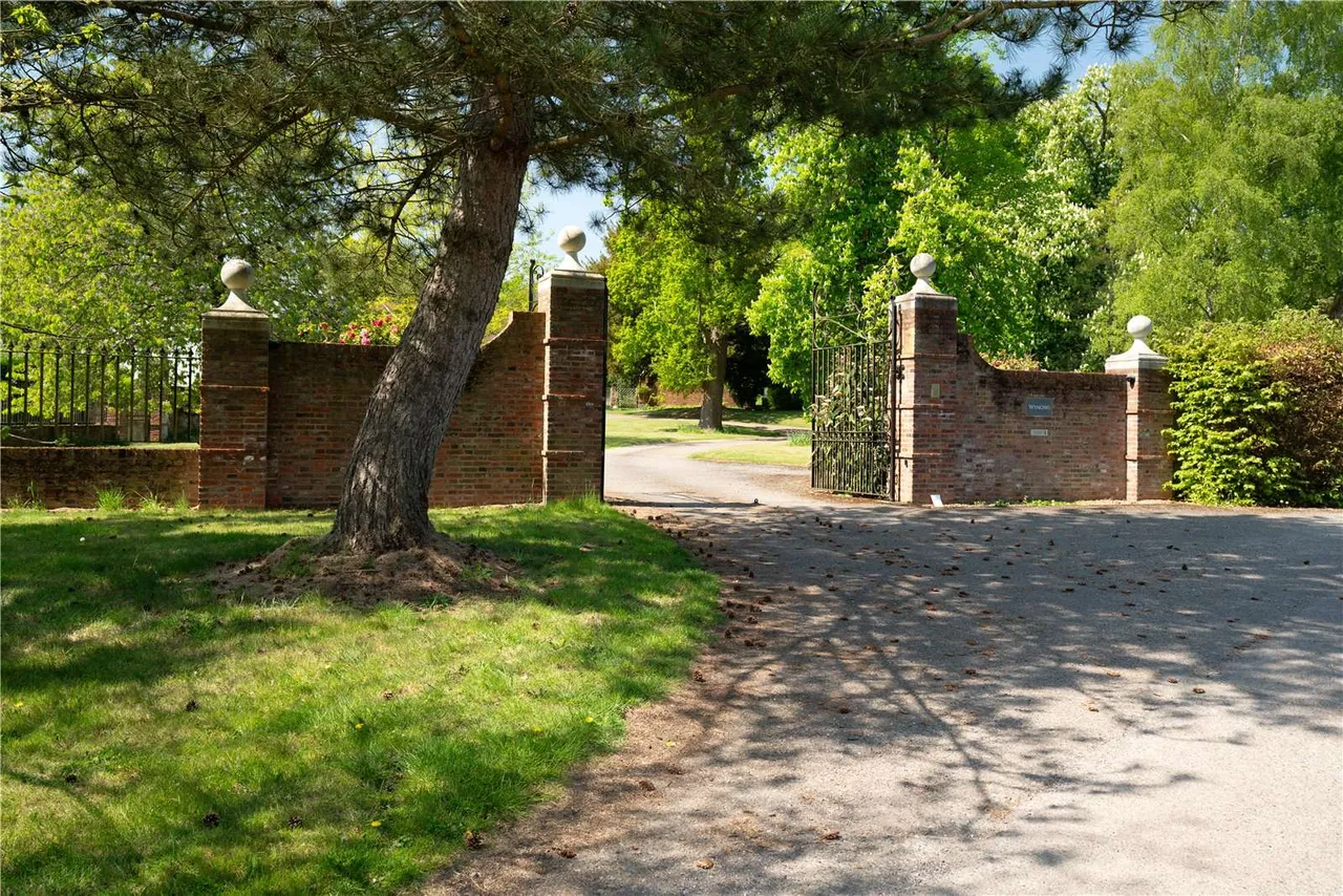 Much Hadham, Hertfordshire, SG10 6BA, photo 7