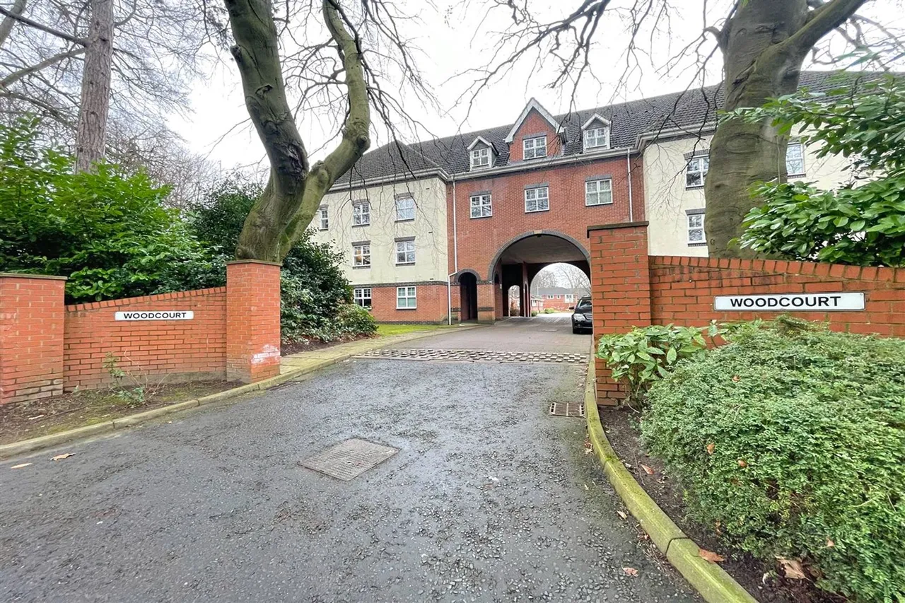 2 bed flat for sale, Wood Court, Sale