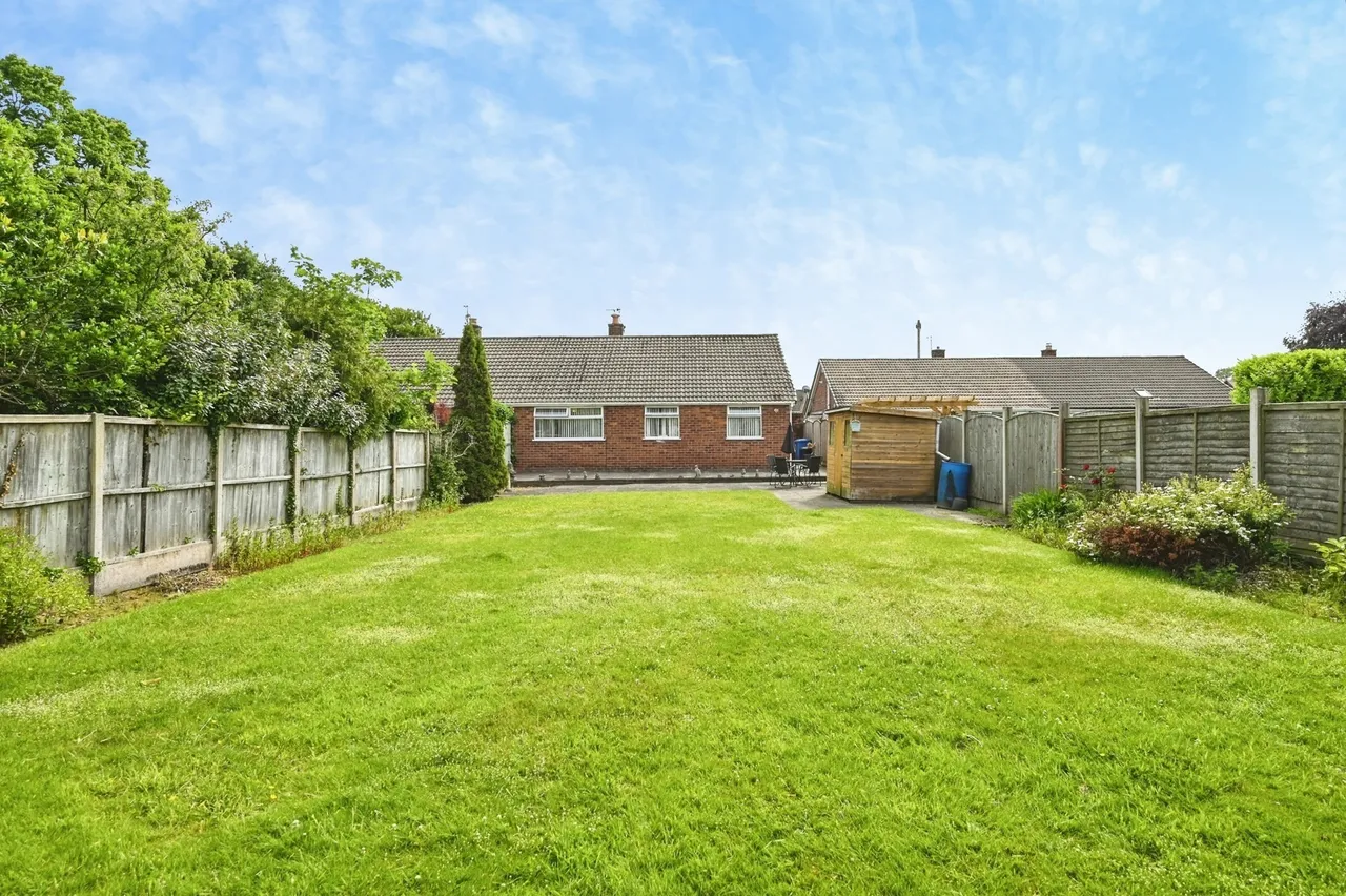 Burnham Close, Penketh, Warrington, Cheshire, WA5, photo 18