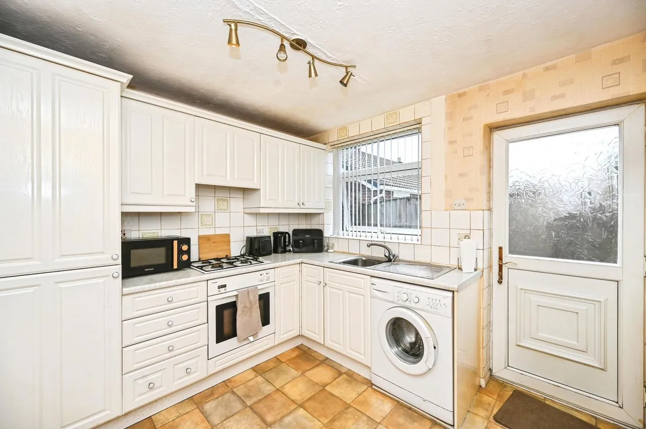 Burnham Close, Penketh, Warrington, Cheshire, WA5, photo 7