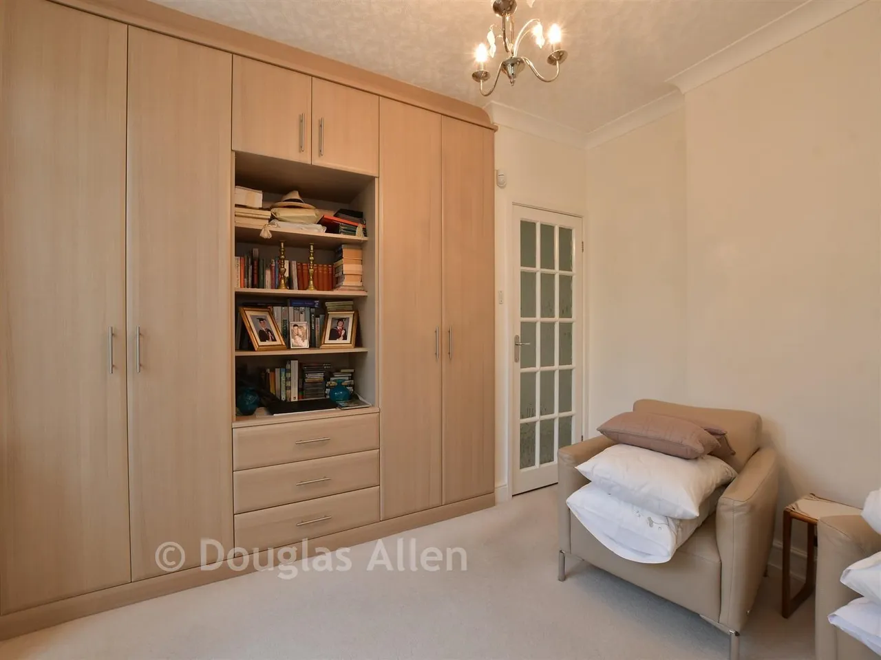 Grange Avenue, Woodford Green, IG8, photo 9