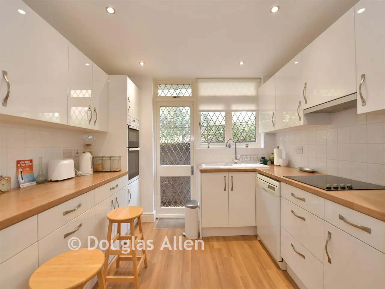 Grange Avenue, Woodford Green, IG8, photo 3