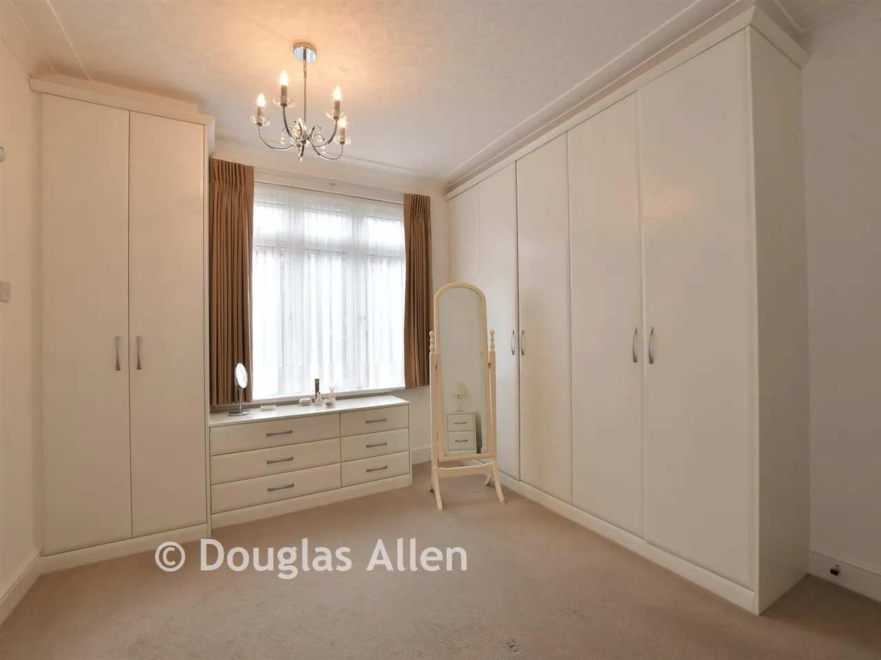 Grange Avenue, Woodford Green, IG8, photo 6
