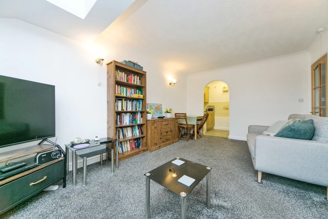 Conway Road, Colwyn Bay, LL29, photo 6