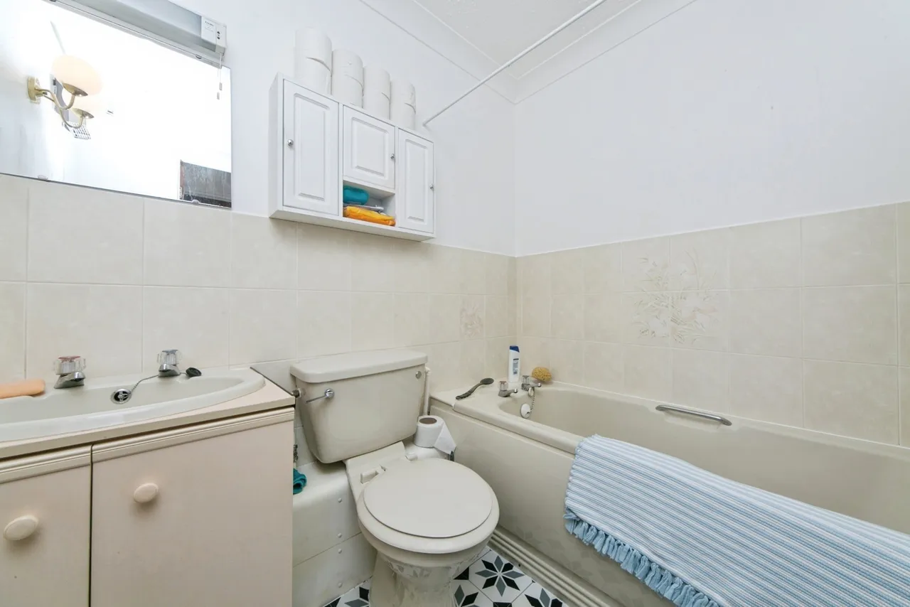 Conway Road, Colwyn Bay, LL29, photo 15