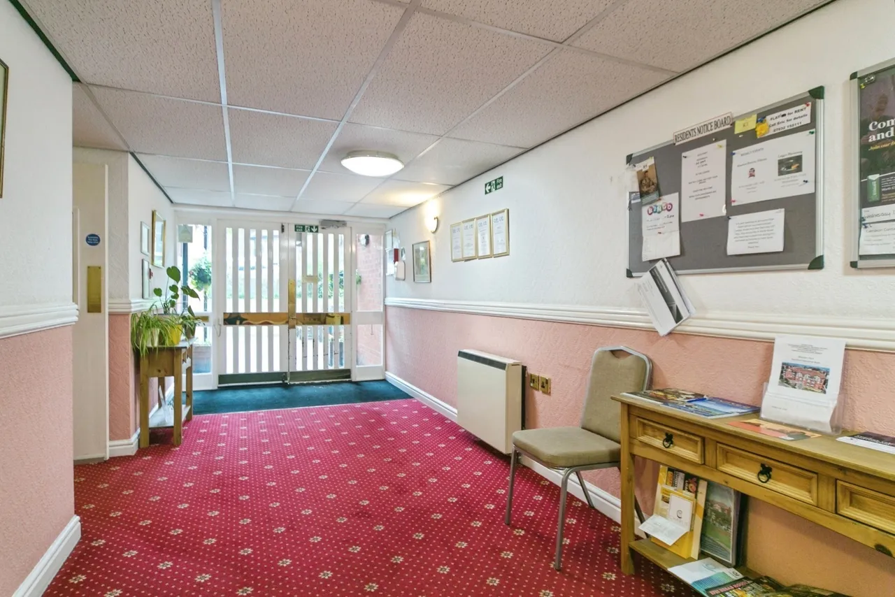Conway Road, Colwyn Bay, LL29, photo 9