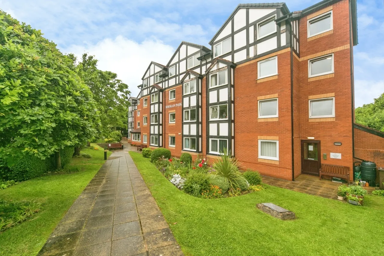 Conway Road, Colwyn Bay, LL29, photo 10