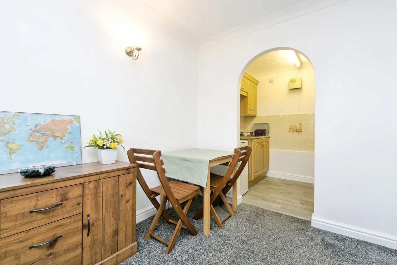 Conway Road, Colwyn Bay, LL29, photo 8