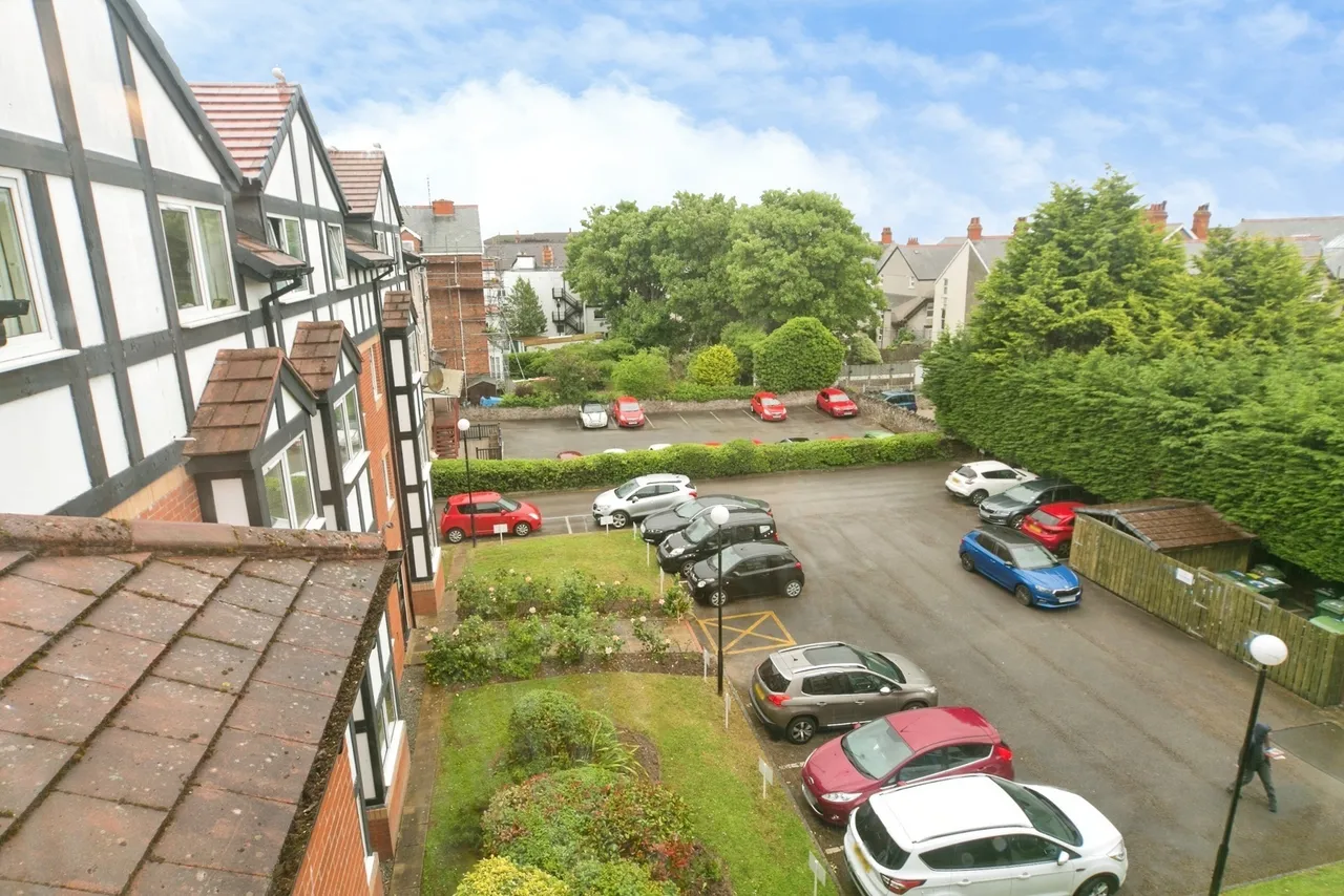 Conway Road, Colwyn Bay, LL29, photo 7