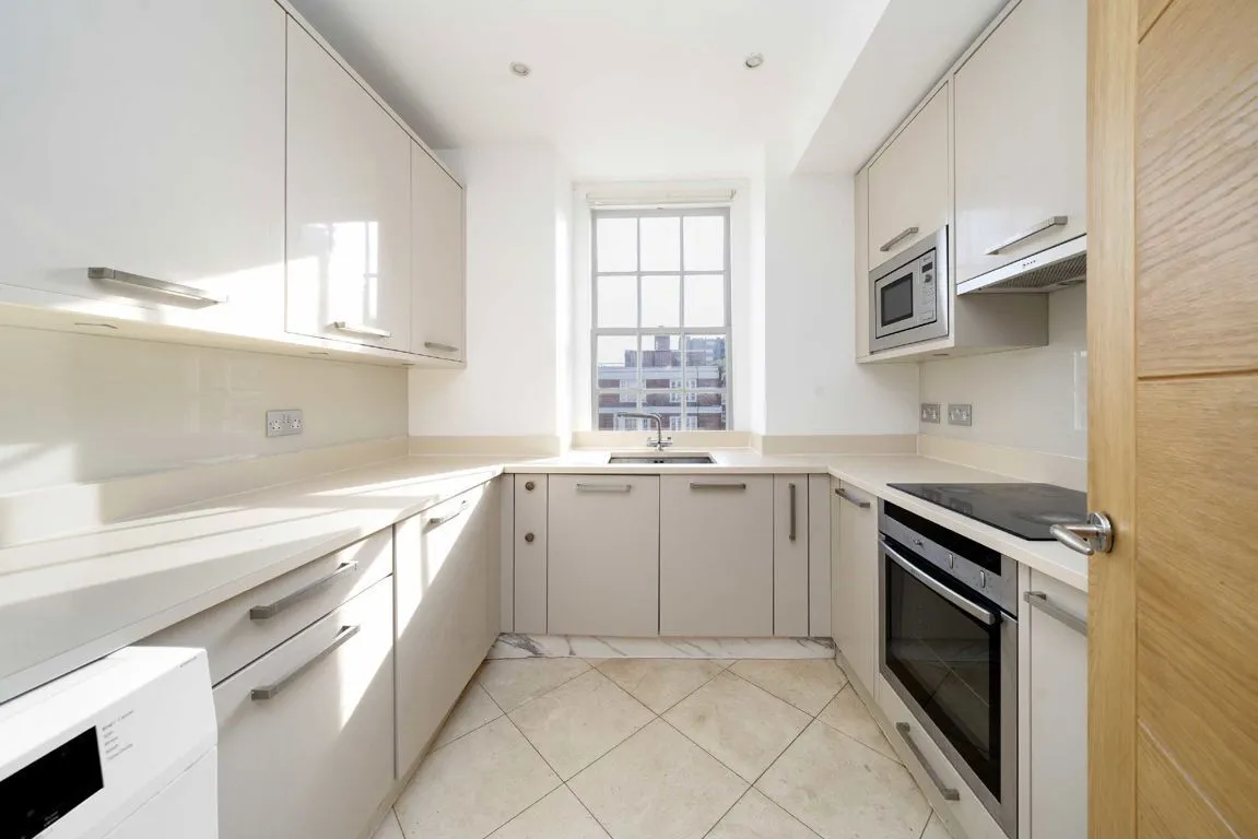 Forset Court, London, photo 2