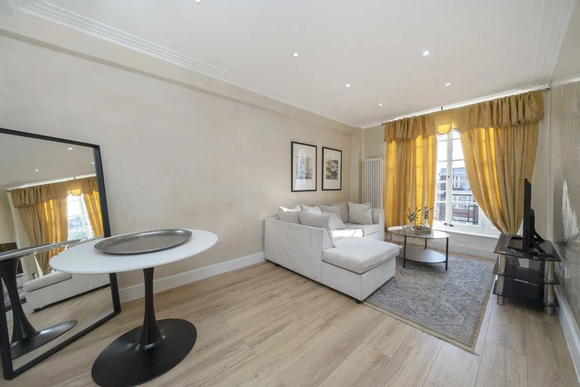 1 bed flat for sale — Forset Court, London