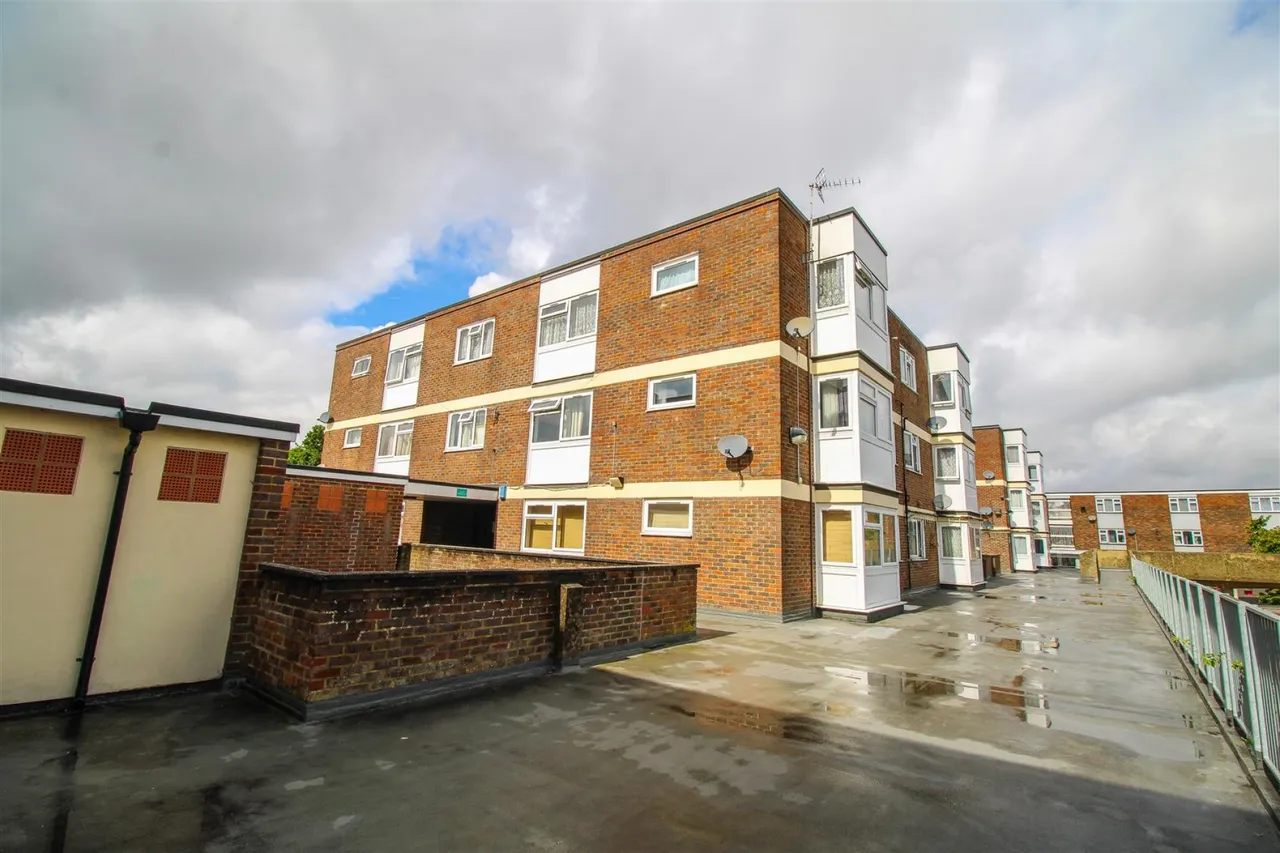 Bush Fair, Harlow, CM18, photo 6