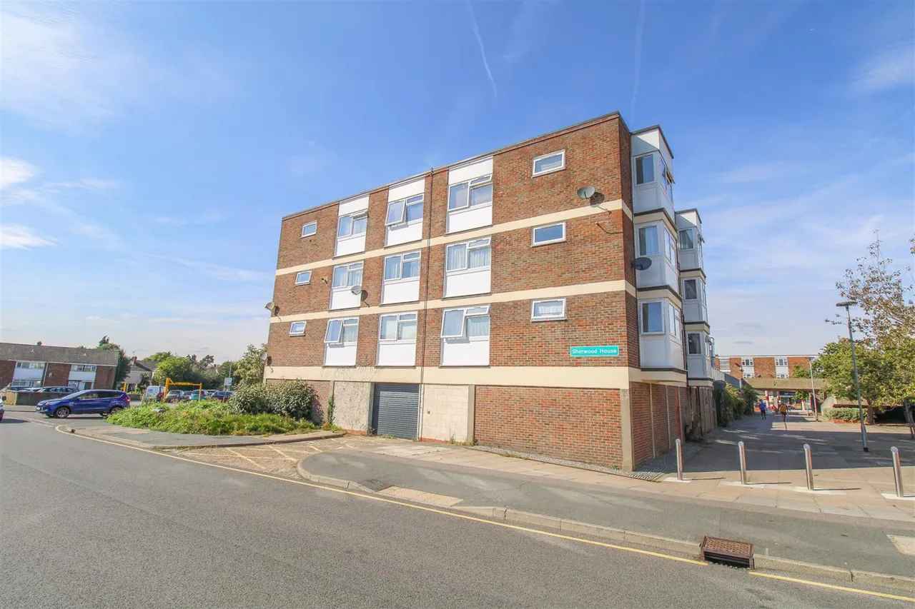 1 bed flat to rent, Bush Fair, Harlow, CM18