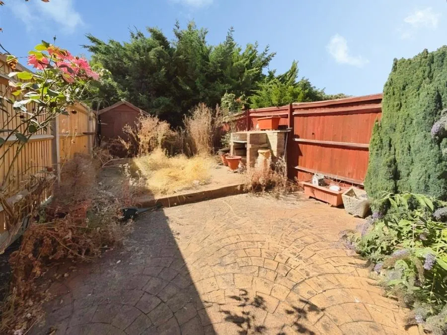 St. Lukes Road, Old Windsor, SL4, photo 10