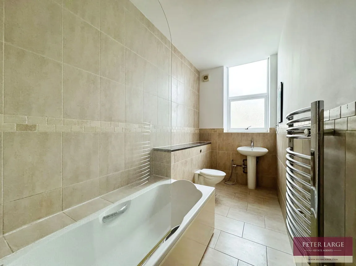 83-84 West Parade, Rhyl, Denbighshire, LL18 1HX, photo 6