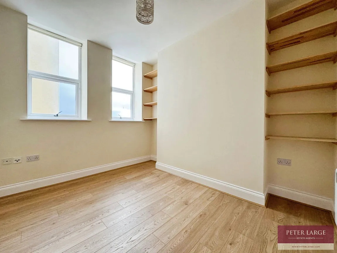 83-84 West Parade, Rhyl, Denbighshire, LL18 1HX, photo 9