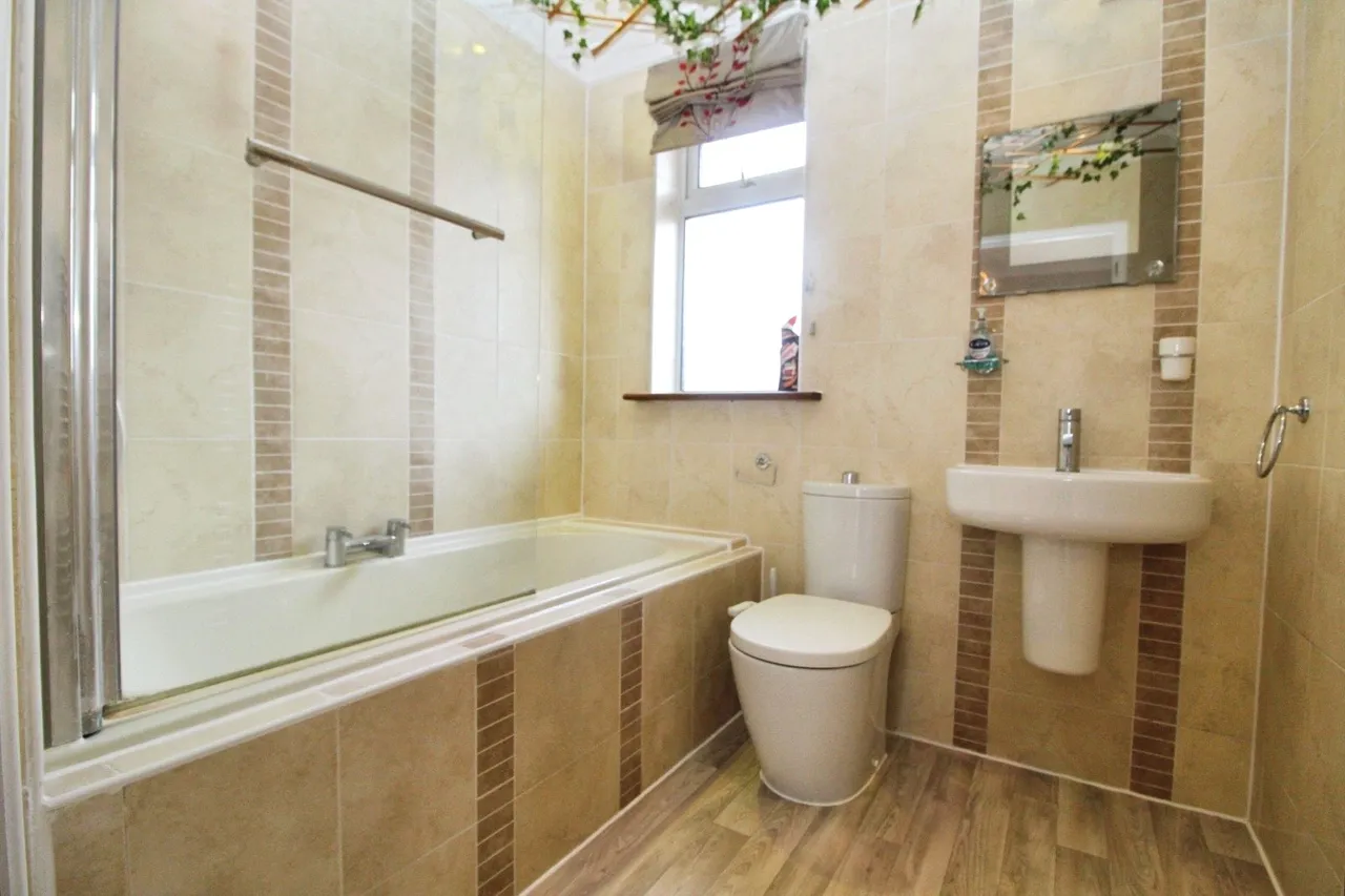 Kingsmead Avenue, Romford, Essex, RM1, photo 10