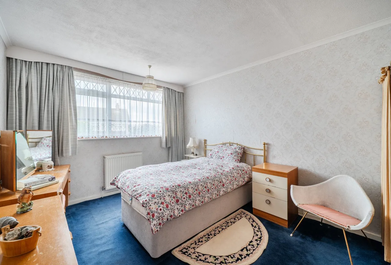 Barton Way, Gloucestershire, Up Hatherley, GL51 3QR, photo 6