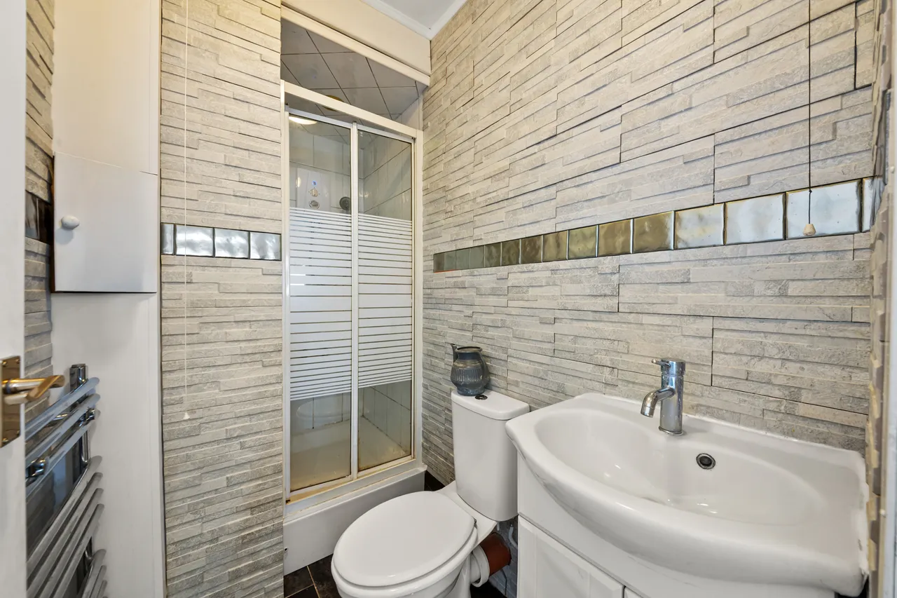 Hart Grove, Southall, UB1, photo 10
