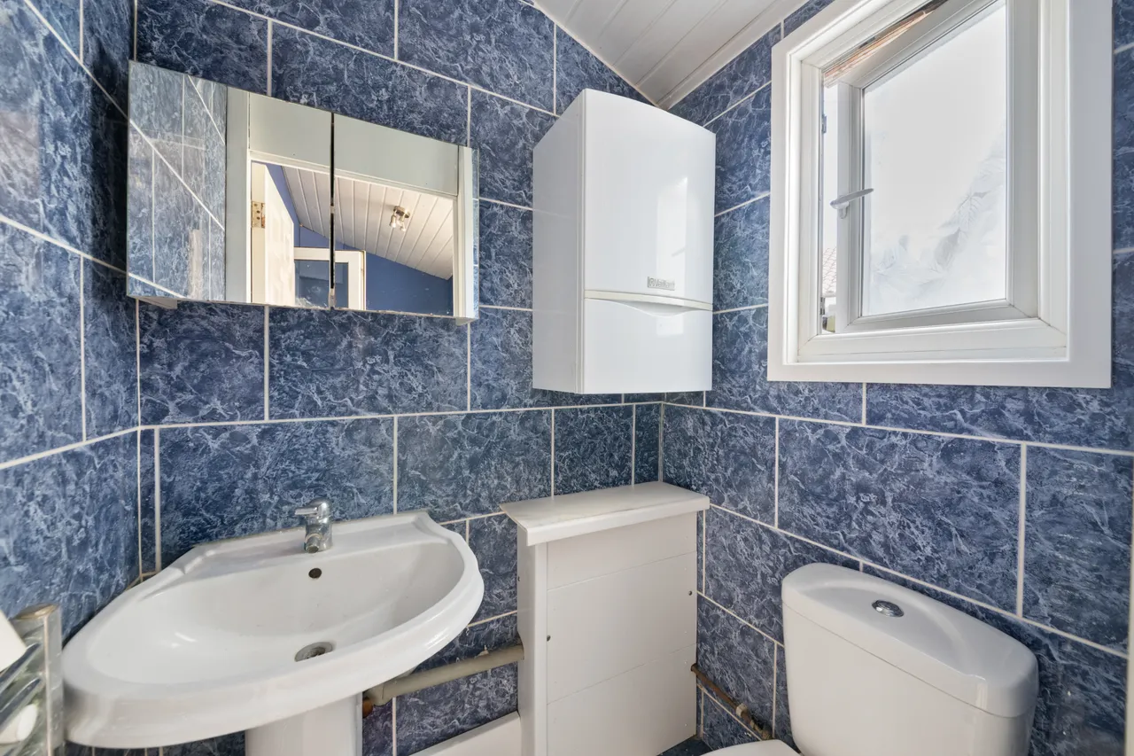 Hart Grove, Southall, UB1, photo 16