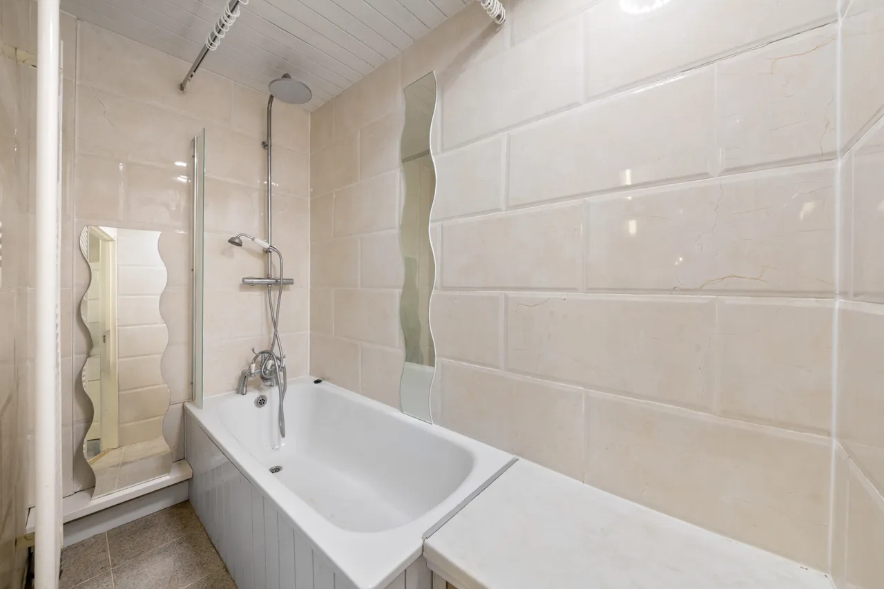 Hart Grove, Southall, UB1, photo 20