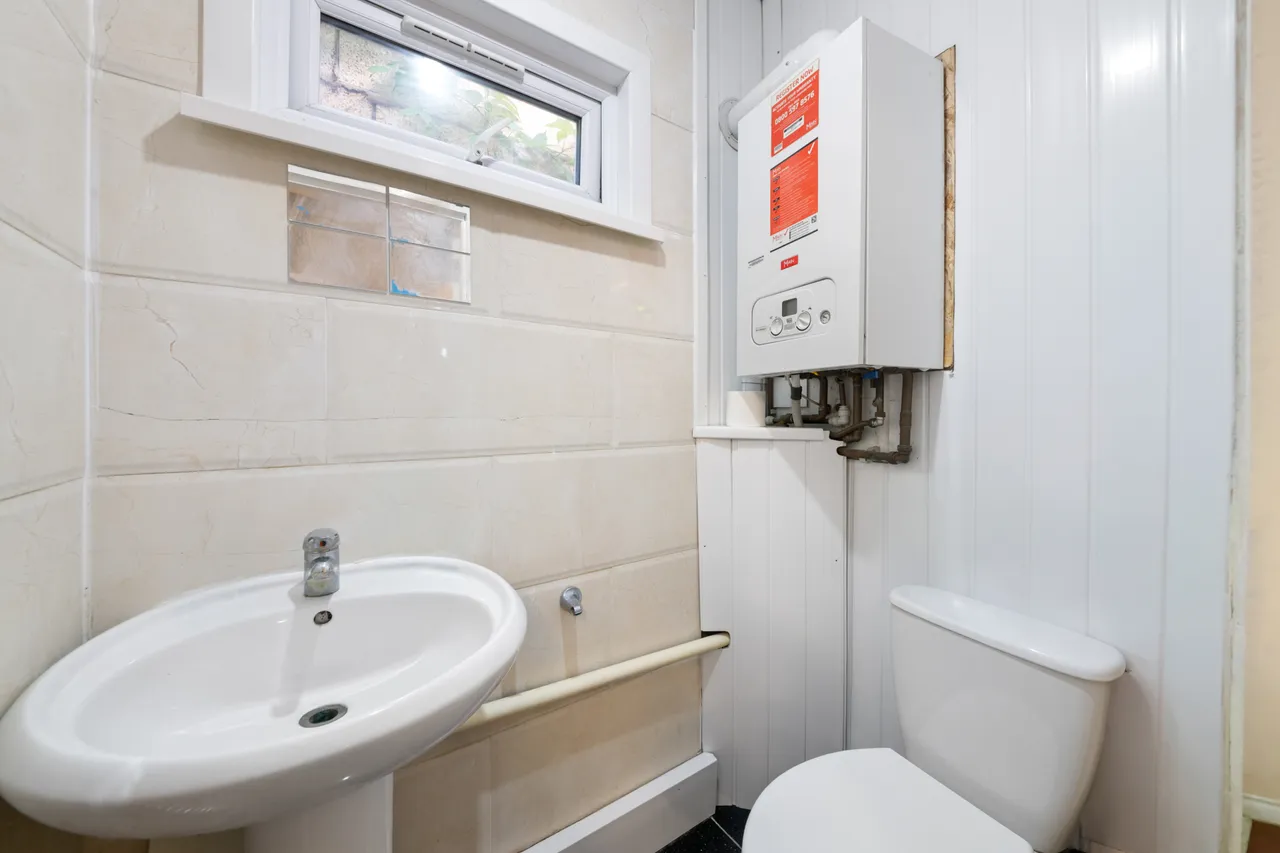 Hart Grove, Southall, UB1, photo 19