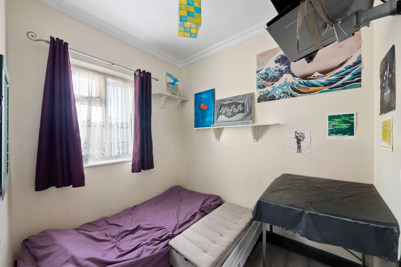 Hart Grove, Southall, UB1, photo 5