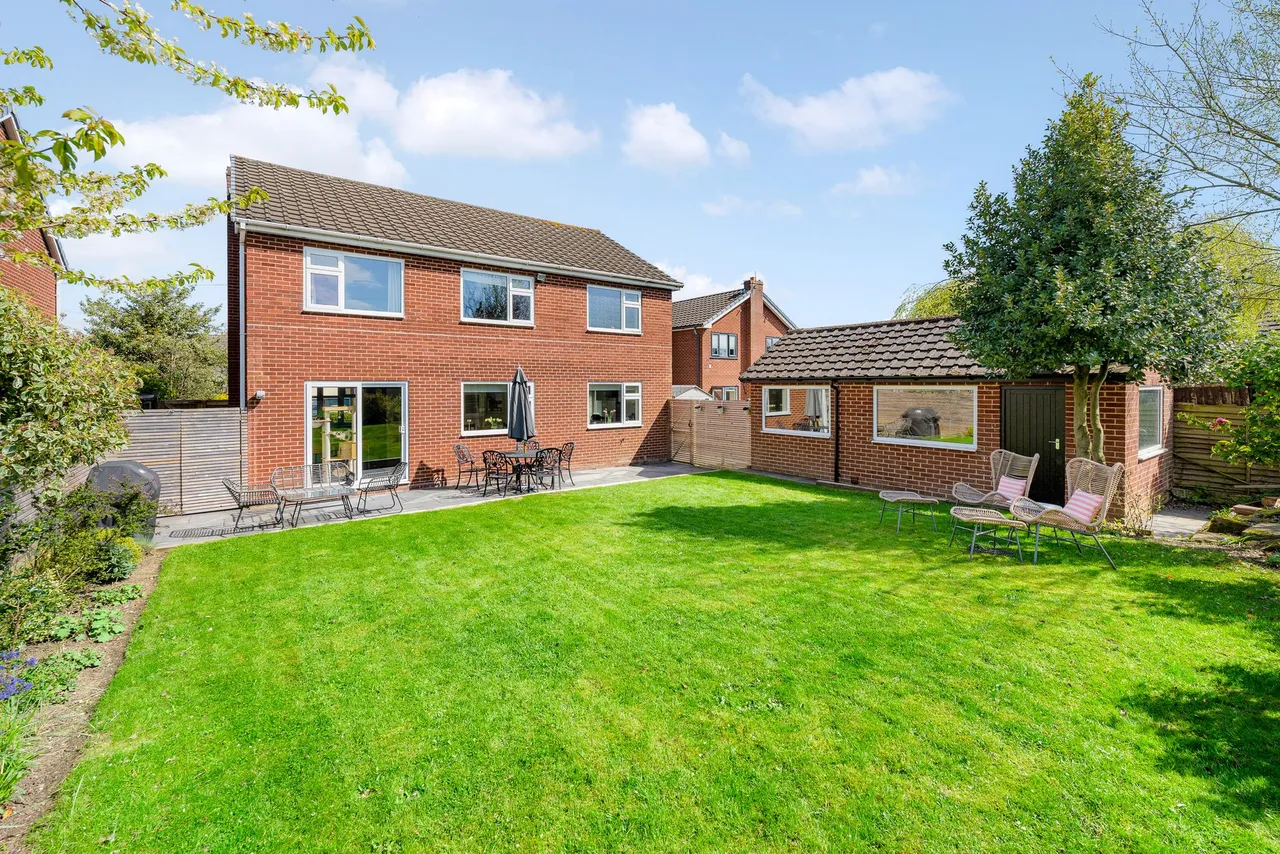 Trentham Close, Widnes, Widnes, WA8 9RH, photo 45