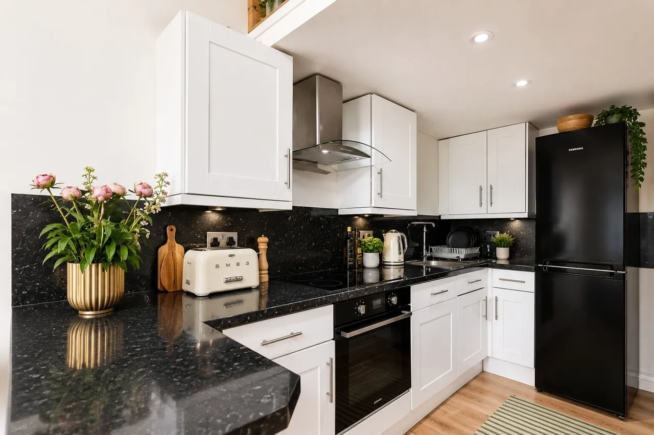 Wandsworth Road, London, SW8, photo 2