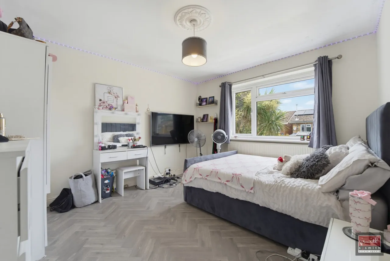 Percy Bryant Road, Sunbury-on-Thames, photo 8