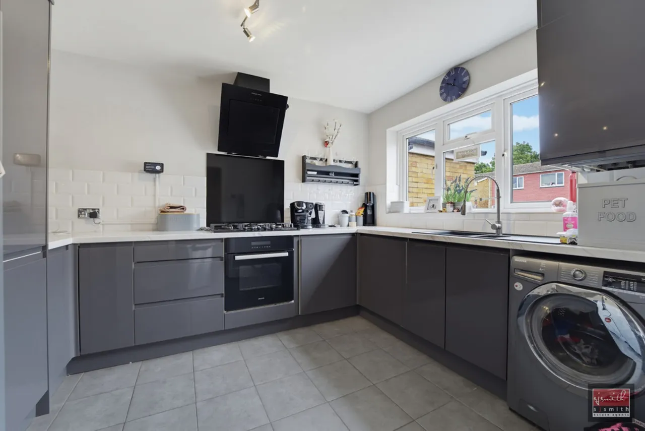 Percy Bryant Road, Sunbury-on-Thames, photo 6