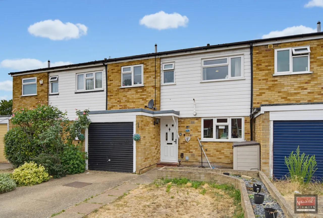 3 bed property for sale, Percy Bryant Road, Sunbury-on-Thames