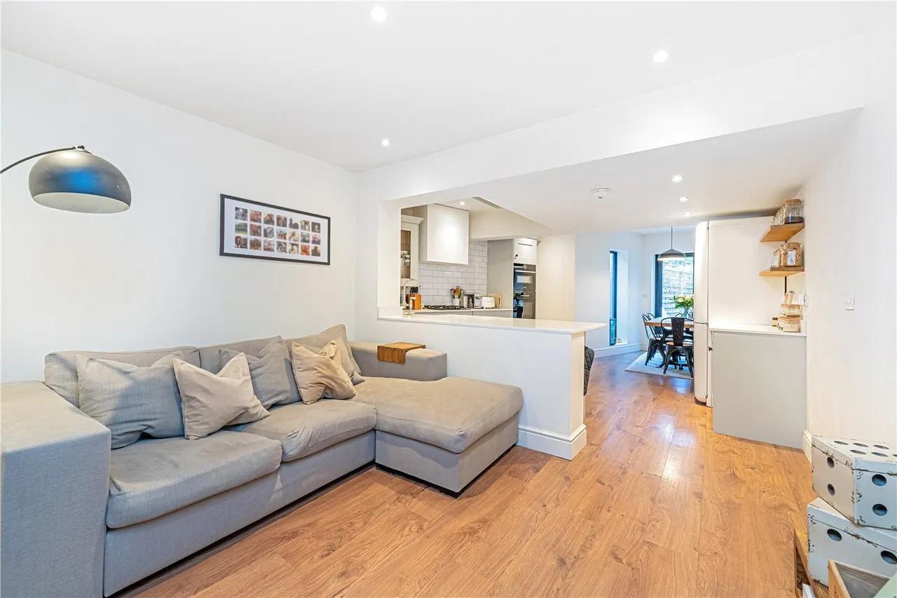 St Margaret's Grove, St Margarets, Twickenham, TW1 1JG, photo 2