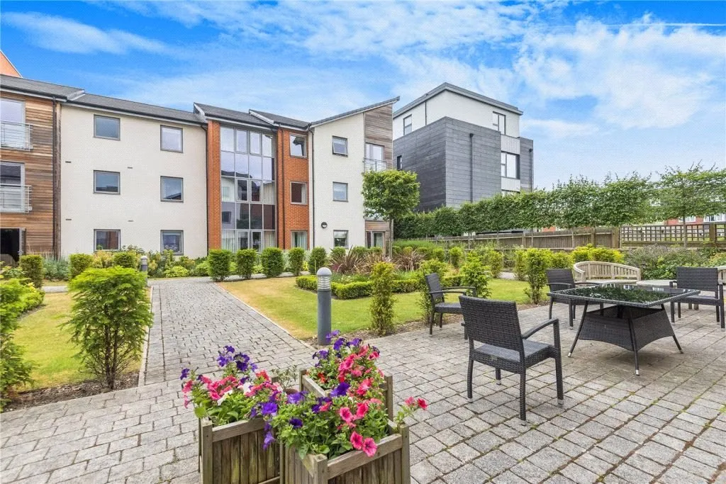2 bed flat for sale — Kings Place, Fleet, Hampshire, GU51 3FS