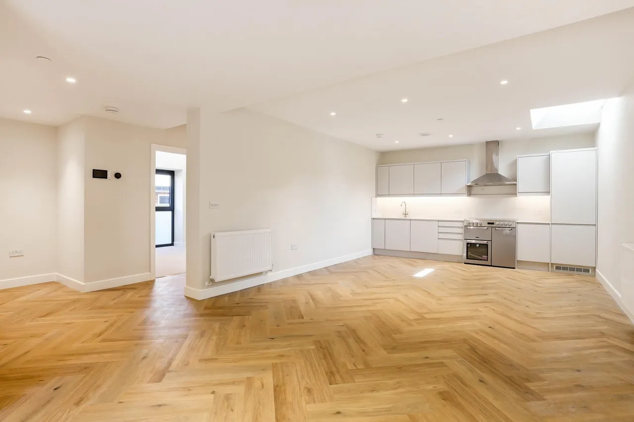 High Street, Ewell, KT17, photo 4