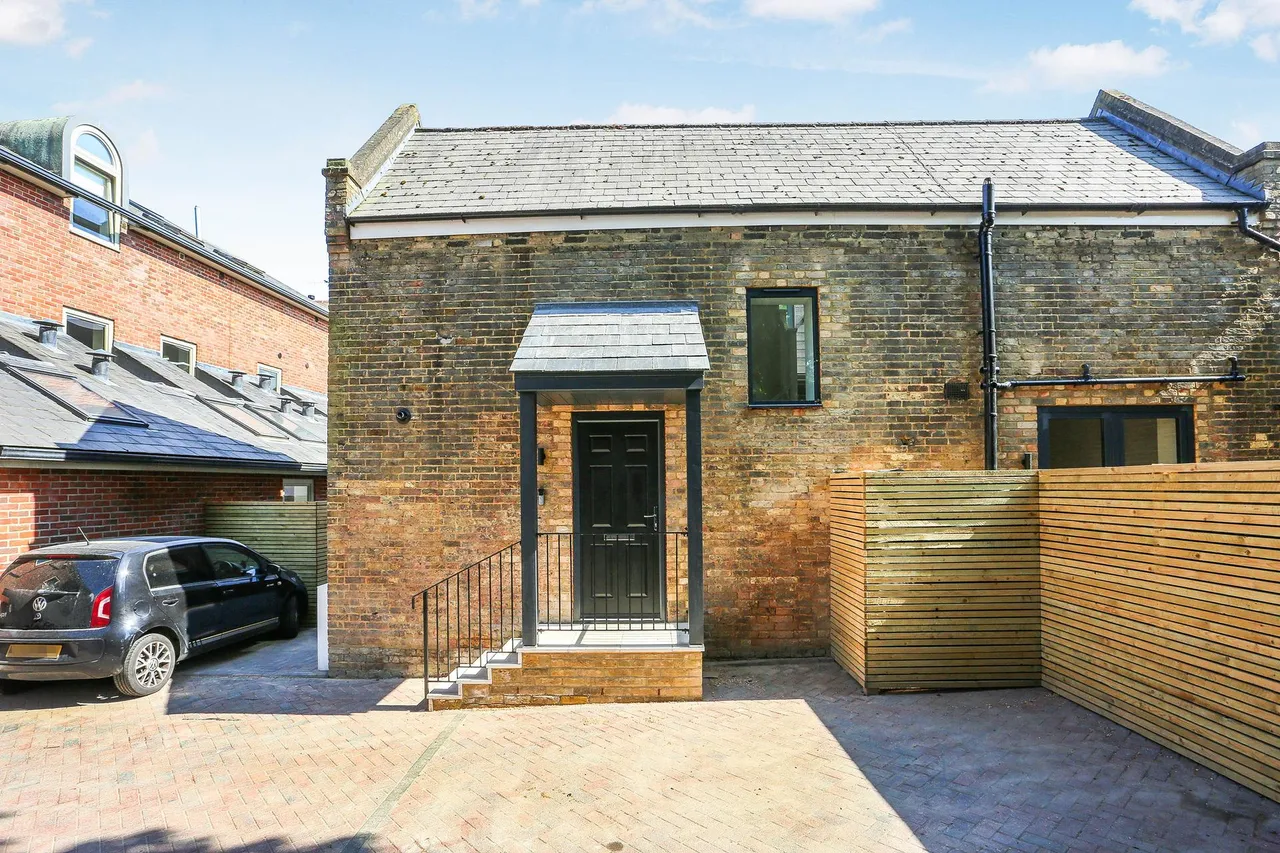High Street, Ewell, KT17, photo 19