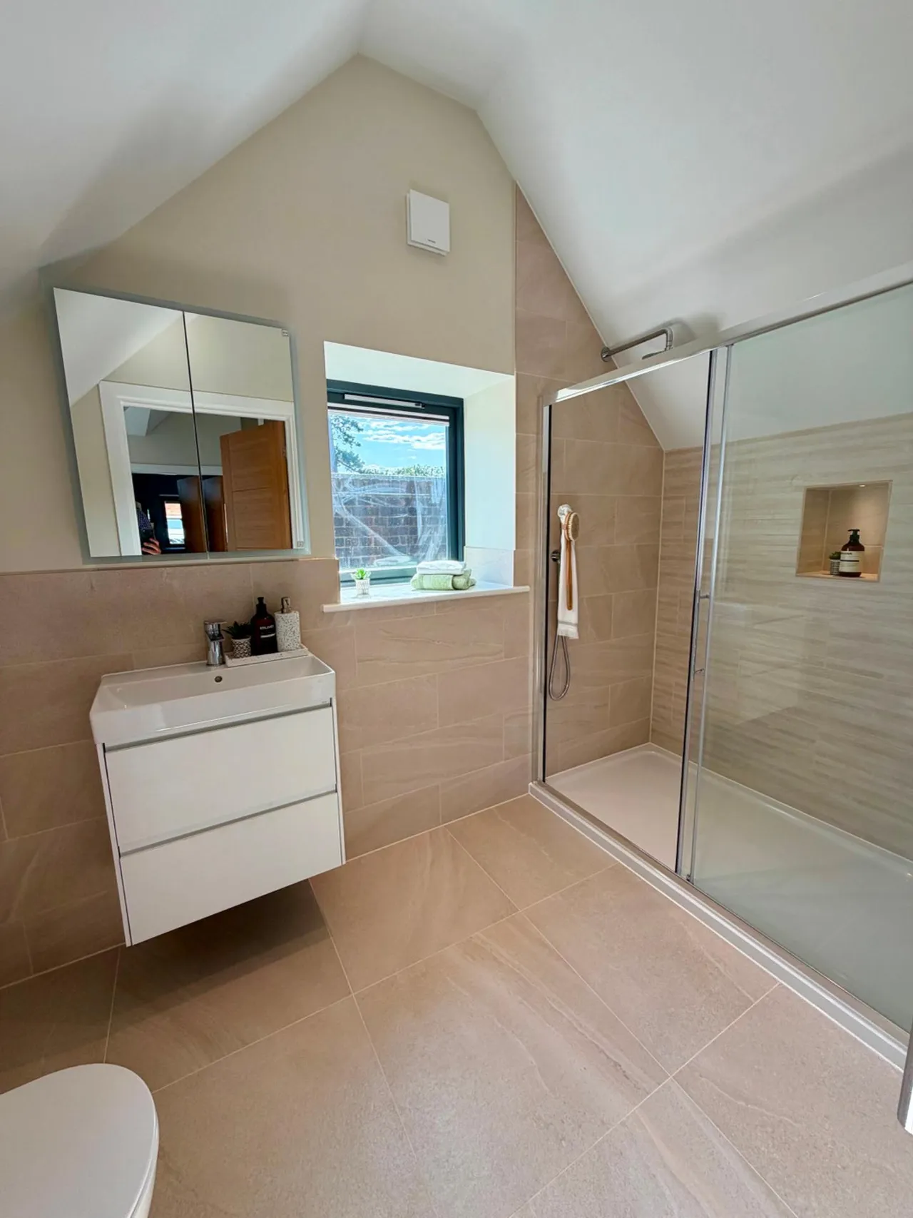 High Street, Ewell, KT17, photo 16