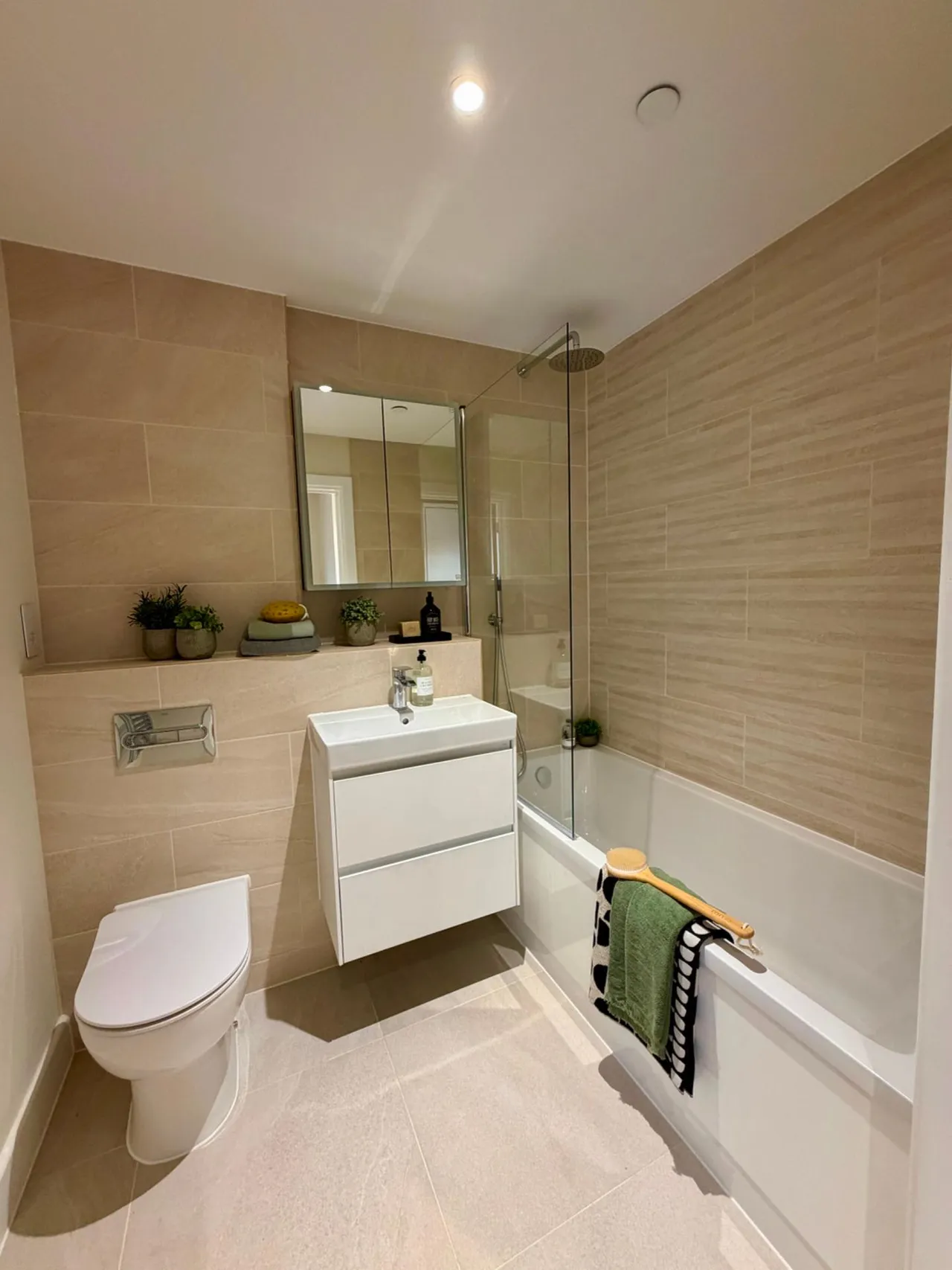 High Street, Ewell, KT17, photo 18