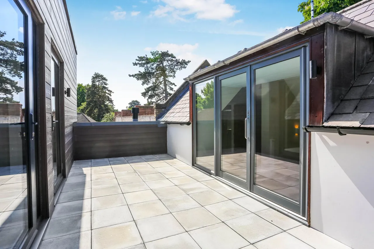High Street, Ewell, KT17, photo 9