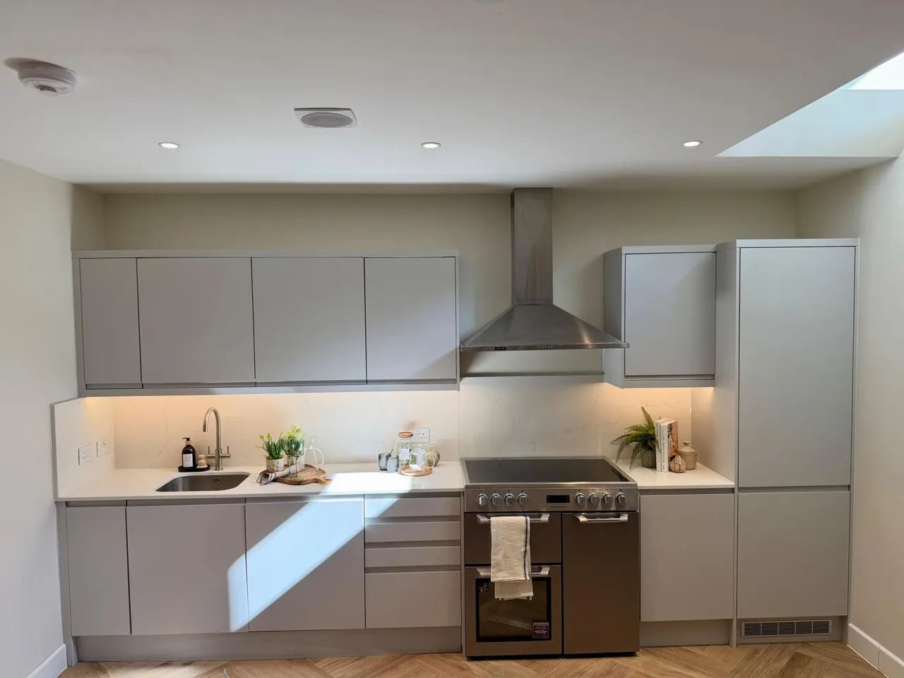 High Street, Ewell, KT17, photo 5