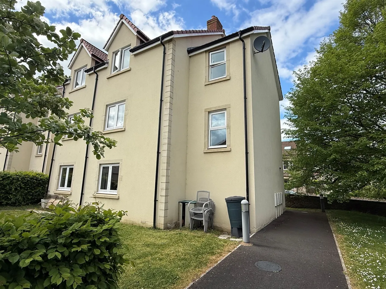 2 bed flat for sale — Bennett Gardens, Frome