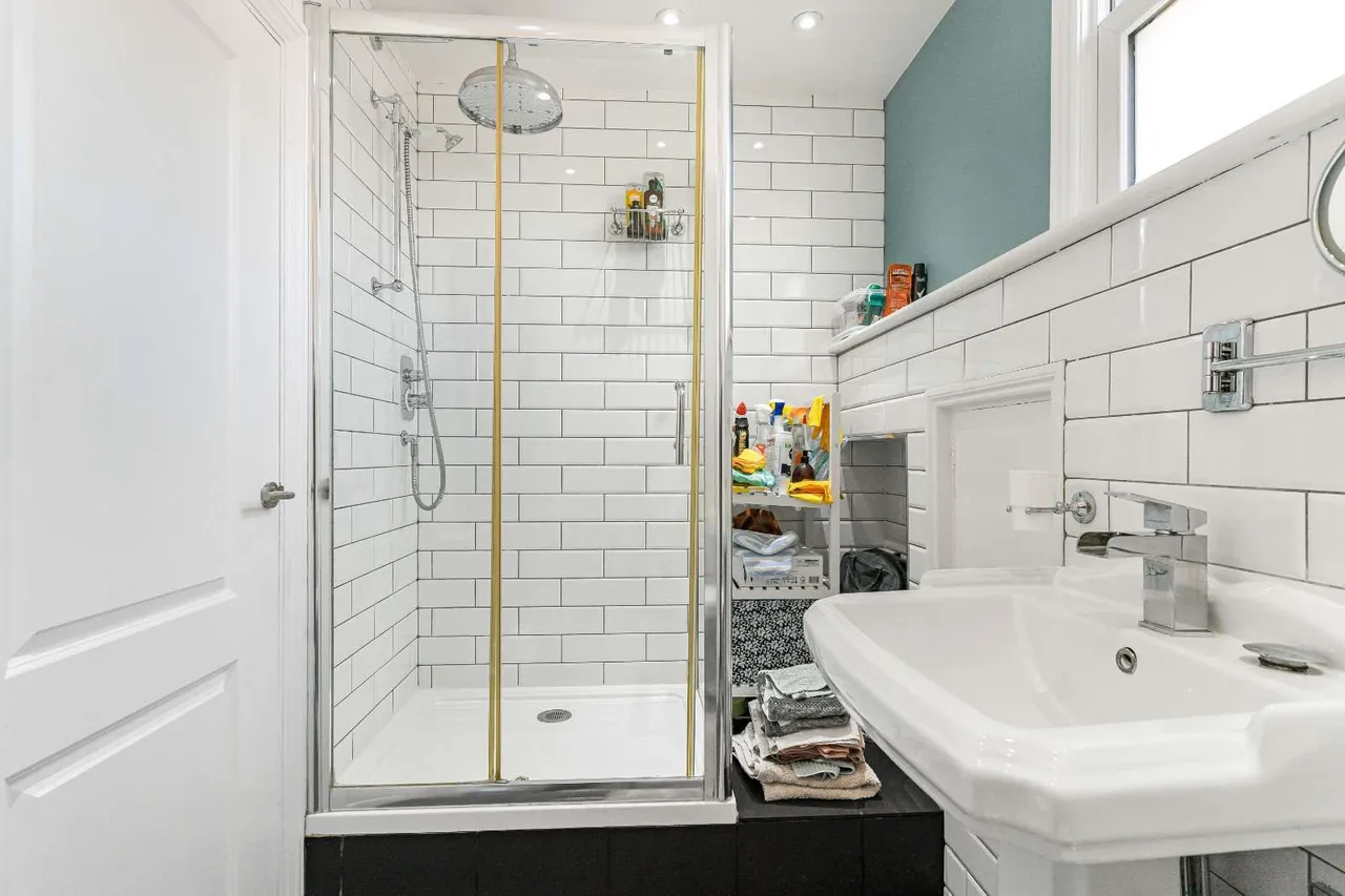 Madeley Road, London, W5, photo 9