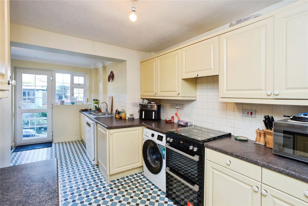 Forest Road, Paddock Wood, TN12, photo 4