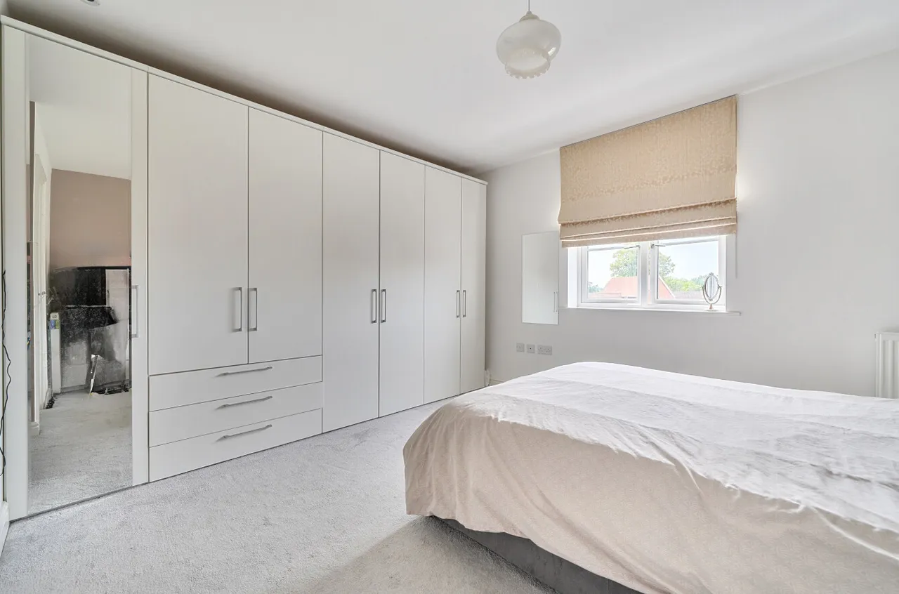 Outfield Crescent, Wokingham, Berkshire, RG40 2EU, photo 5